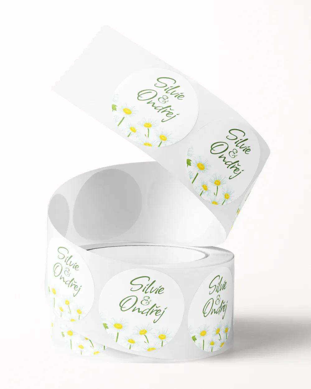 Svatební mini nálepky na obálky a dárky Něžné sedmikrásky 1/3