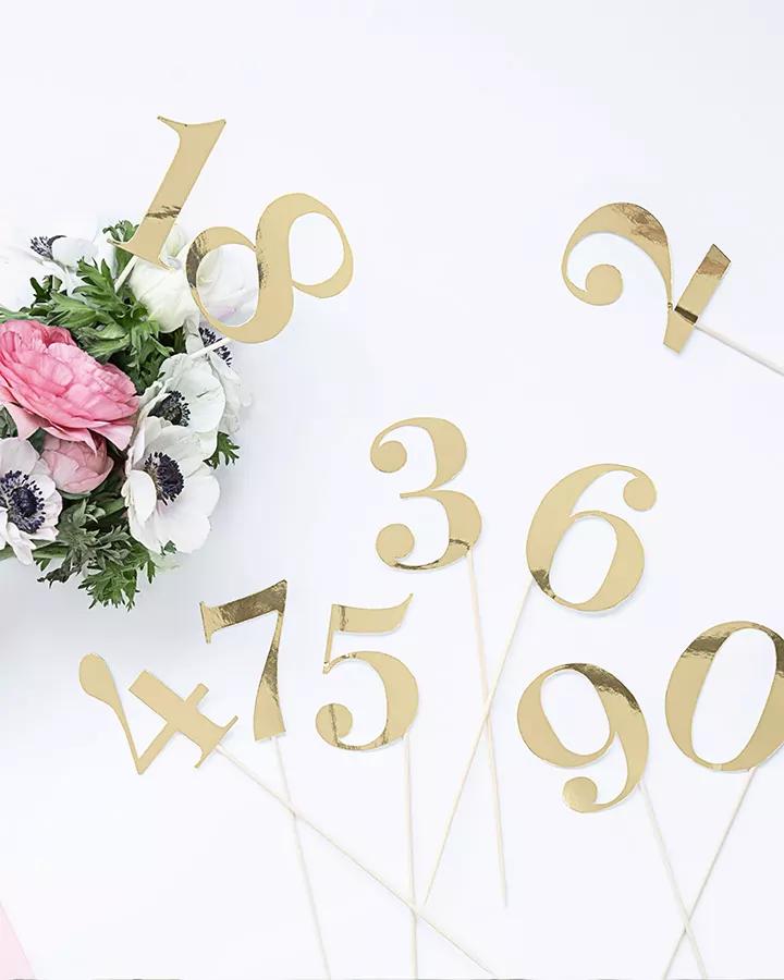 Svatební dekorace zápich zlaté číslování (sada 11 ks), v 25,5 cm 3/4