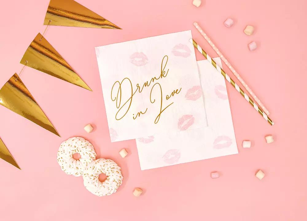 Světle růžové papírové brčka 20 cm, 24 ks, tečkované 2/4