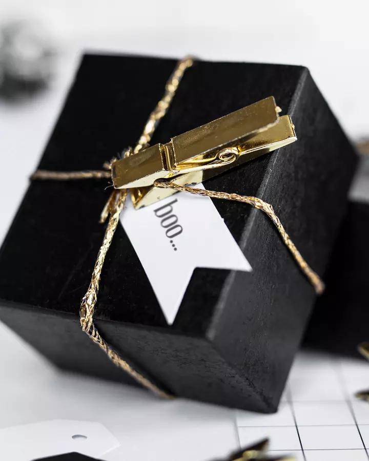 Zlaté dřevěné kolíčky na dekoraci (10 ks) 1/3