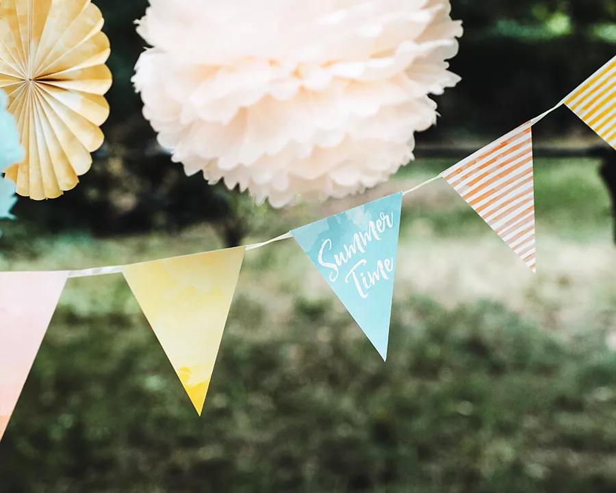 Barevná girlanda s vlajkami, délka 1,3 m, vzor 06 2/4