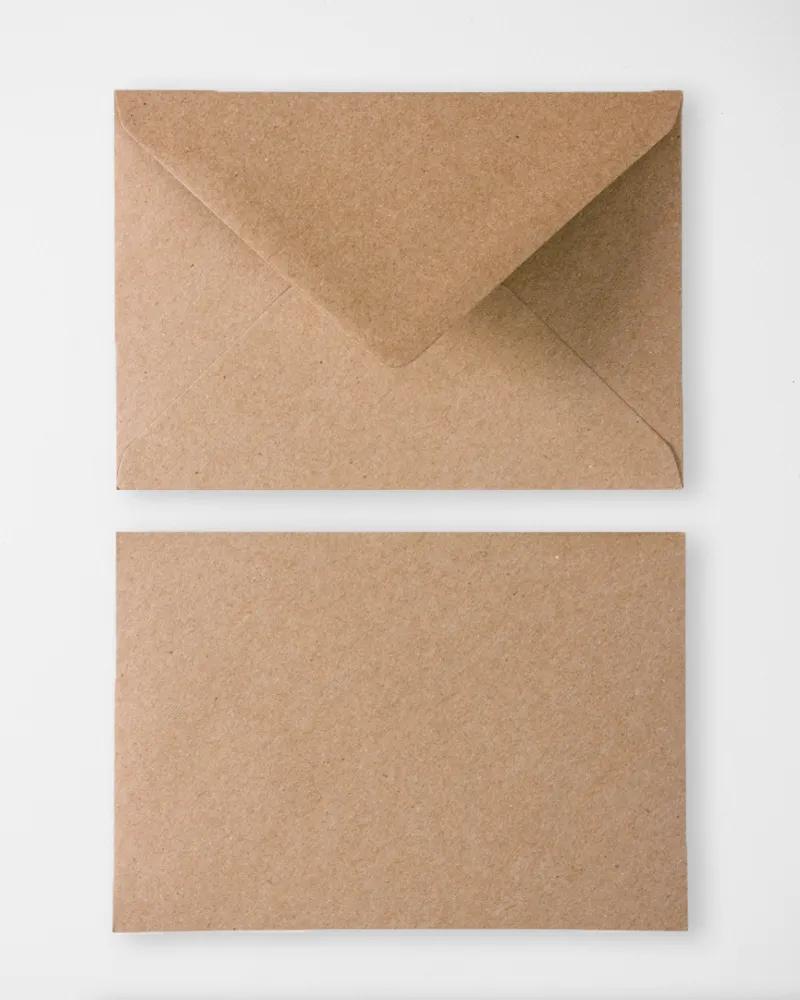 Hnědé recyklované obálky 133 × 184 mm 2/3