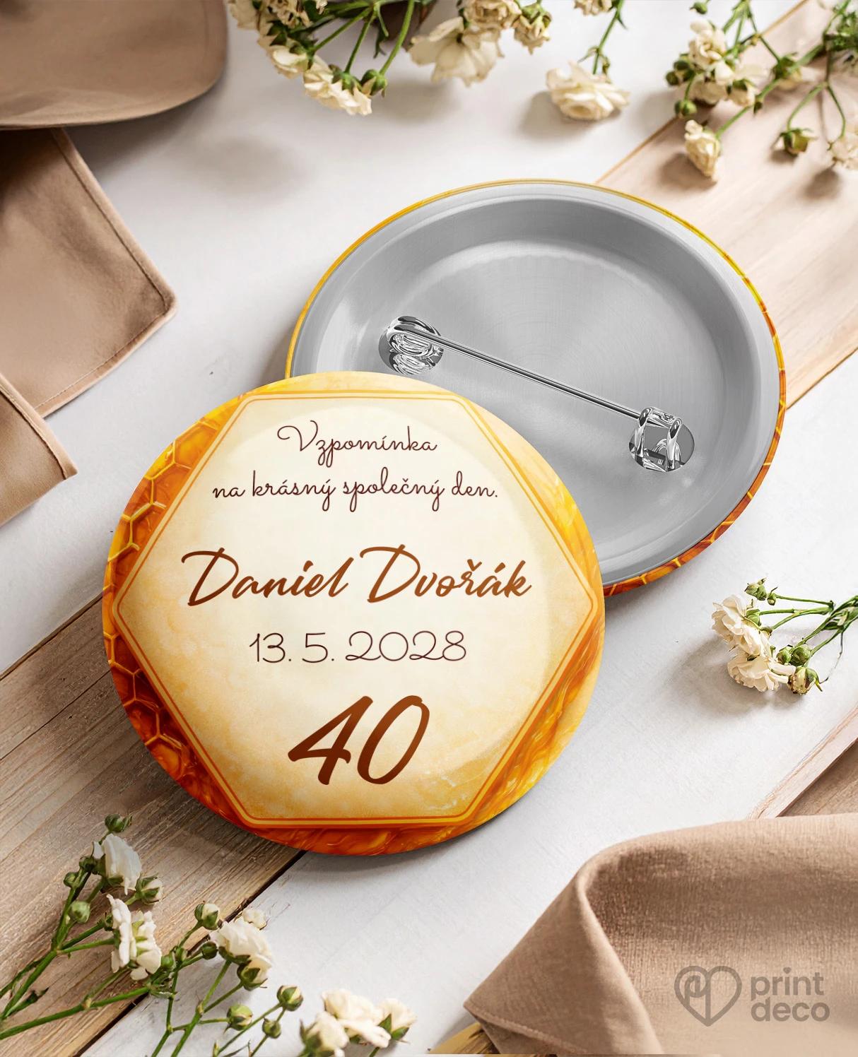 Pamětní kruhové odznaky z oslavy pro včelaře 02