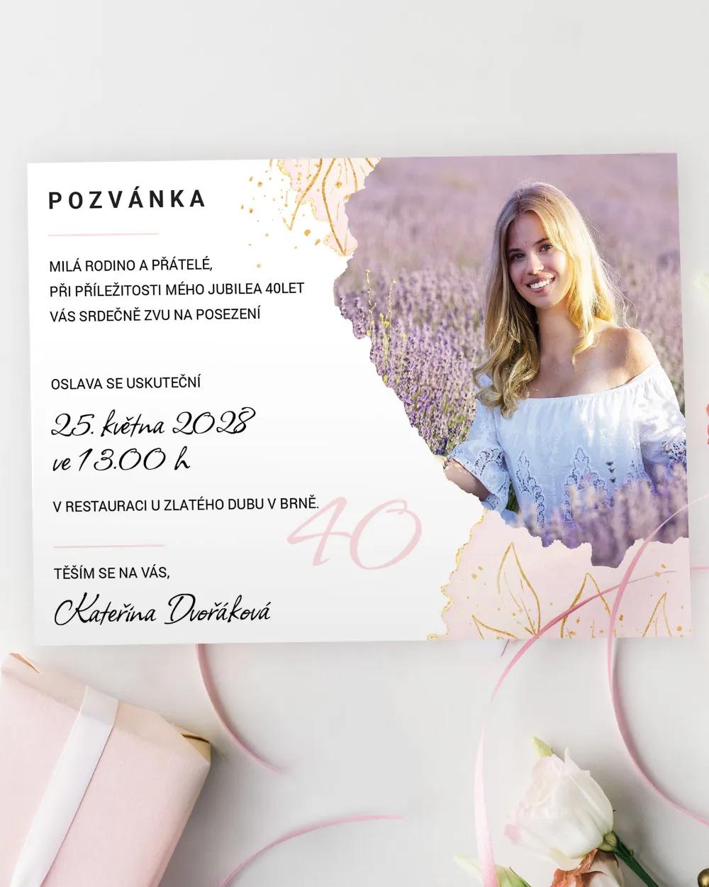 Pozvánka na narozeniny s fotkou Mramor s květinami 01