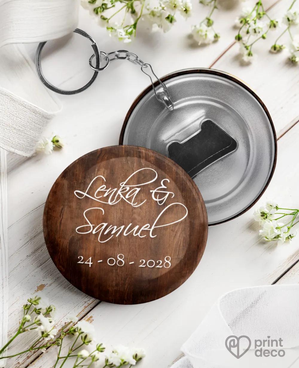 Svatební klíčenky s otvírákem s motivem dřevo (tmavě hnědé)