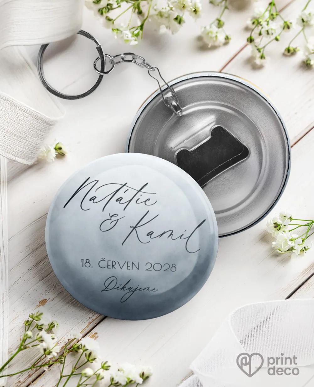 Svatební klíčenky s otvírákem – Akvarelová láska (šedo-modrá)