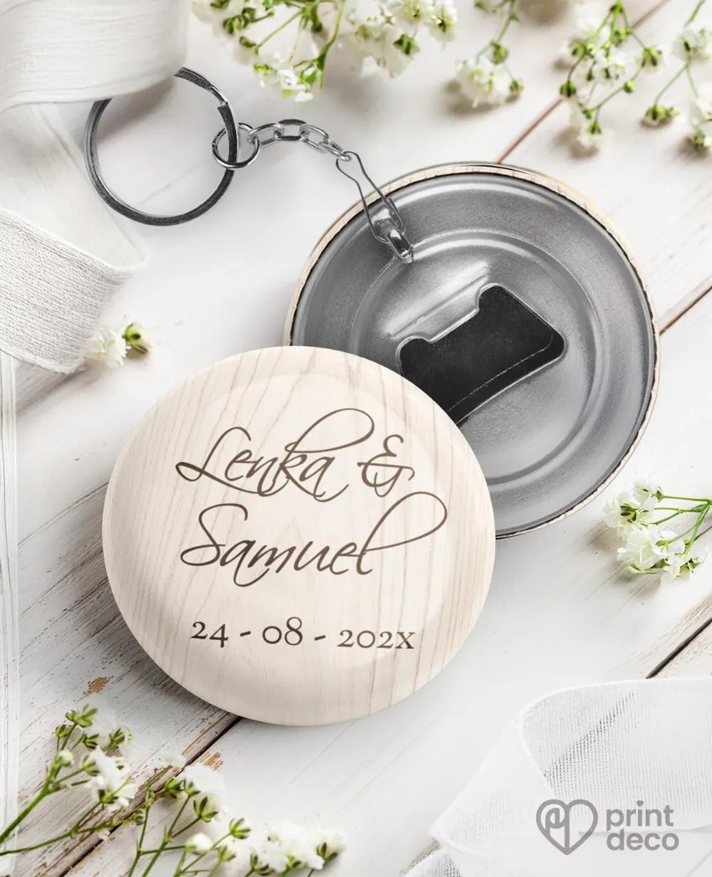 Svatební klíčenky s otvírákem s motivem dřevo (světlé)