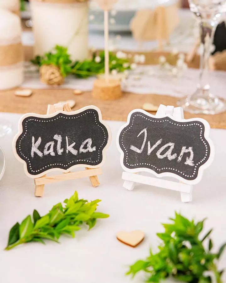 Dřevěná tabulka se stojanem