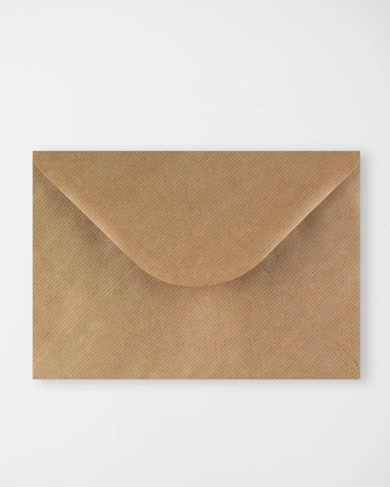 Hnědá obálka  s žebrovaným vzorem C5