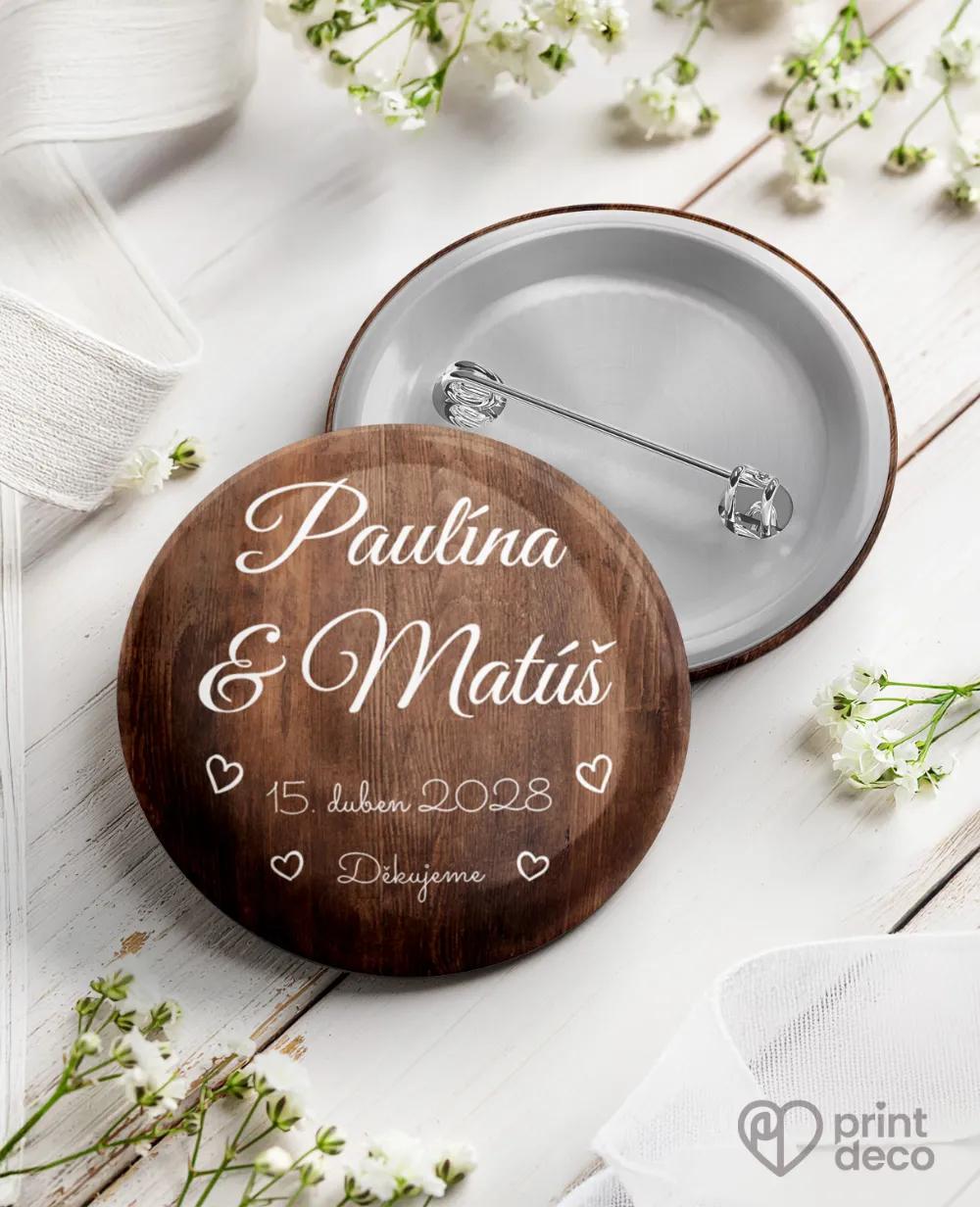 Kovové svatební odznaky – Něžné chvíle tmavé dřevo