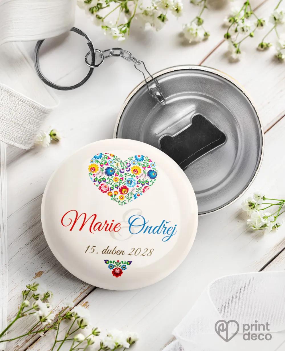 Svatební klíčenky s otvírákem s folklorním motivem I.